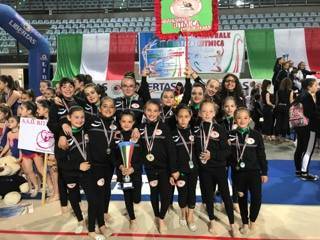 GINNASTICA RITMICA: PIOGGIA DI MEDAGLIE ALLE AQUILANE DELLA ASD FEDERLIBERTAS, TANTE GIOIE A RIMINI