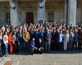 ELEZIONI AVEZZANO: FOTO IN PIAZZA CON 200 CANDIDATI PER DI PANGRAZIO