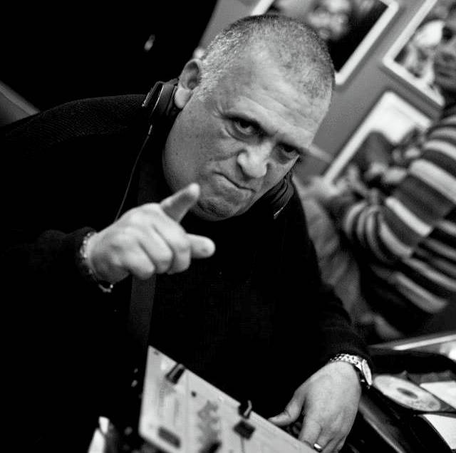 L’AQUILA, GLI ANNI SENZA GURU  QUANTO MANCA IL DJ DI PAOLO  ALLA CITTA’ CHE BALLAVA CON LUI
