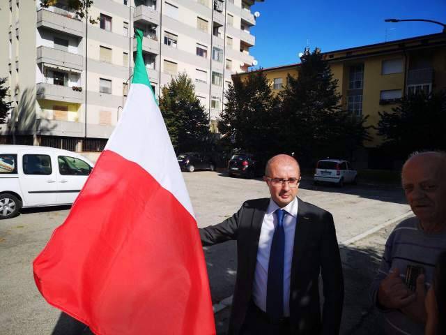 PESCARA, PETTINARI MINACCIATO DA SPACCIATORI: ”BLOCCATI DELINQUENTI E DIFESE PERSONE PERBENE”