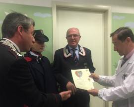 L’AQUILA: CARABINIERI IN CORSIA PER DONARE UOVA DI PASQUA A PICCOLI PAZIENTI