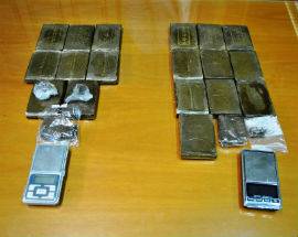 HASHISH PER TERAMO E LA COSTA SEQUESTRI E DUE ARRESTI