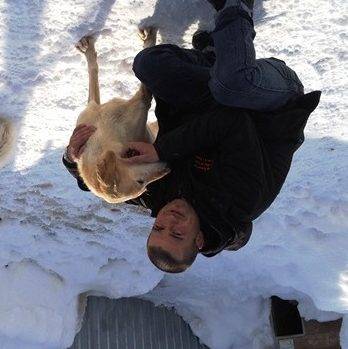 L’AQUILA: GIOVANE INVESTITO, E’ PROTESTA ”COMUNE METTA MARCIAPIEDI E LAMPIONI”