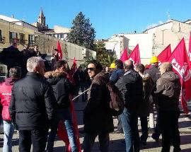 EDILI IN PIAZZA A TERAMO CONTRO LA CRISI, ”SUBITO MASTERPLAN E RICOSTRUZIONE”