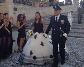 MATRIMONIO AQUILANO: EMANUELE E MARILENA SPOSI ALLE 99 CANNELLE