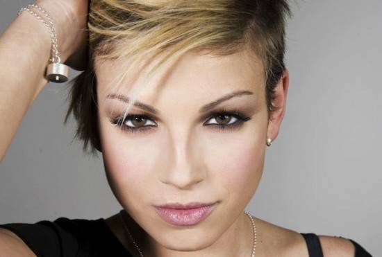 EMMA MARRONE PREPARA A ROCCARASO IL NUOVO TOUR E IL 13 SETTEMBRE LA DATA ZERO AL PALAGHIACCHIO