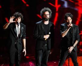 SANREMO 2018: IL DIRETTORE TSA SIMONE CRISTICCHI ALL’ARISTON CANTA CON ERMAL META E FABRIZIO MORO