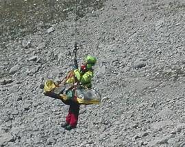CORNO GRANDE: ESCURSIONISTA S’INFORTUNA SUL SENTIERO ESTIVO