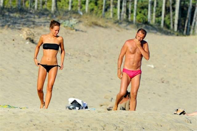 FABIO VOLO: BACI HOT IN SPIAGGIA CON LA FIDANZATA SEGRETA