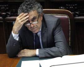 TERREMOTO: L’AQUILA A UNOMATTINA, C’E’ IL MINISTRO BARCA