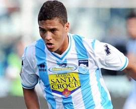 CALCIO: SERIE A; IL PESCARA TRA IL CAGLIARI E IL VEDETTO PER KASAMI