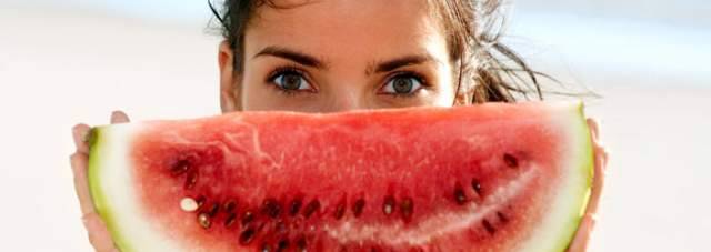 FERRAGOSTO COL GIALLO, PIOGGIA O SOLE? E’ LOW COST, STRADE E RISTORANTI VUOTI