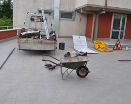 L’AQUILA: HA FERRO E SEGNALI STRADALI SU CAMION, DENUNCIATO