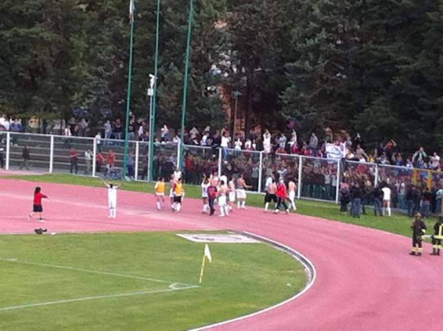 CALCIO: L’AQUILA ESULTA, CHIETI A PEZZI FINALE TUTTA ABRUZZESE CON IL TERAMO