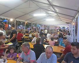 FESTA DEL DONATORE DI SANGUE A PAGANICA, 5 MILA INVADONO LA VILLA TRA SOLIDARIETA’ E CANNARUZZITTI