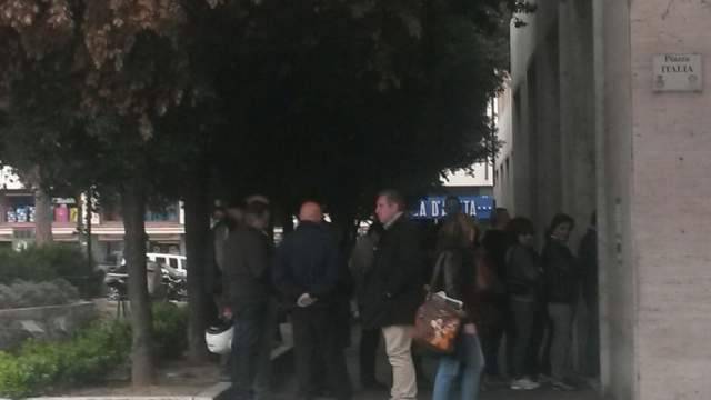 REFERENDUM NO TRIV: A PESCARA FILA ALL’UFFICIO ELETTORALE