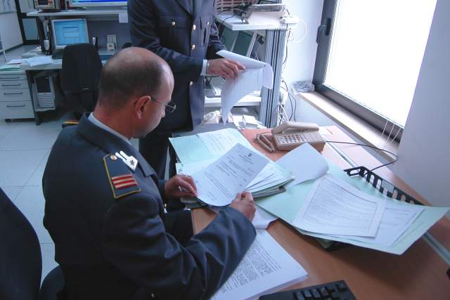 PESCARA: FINANZA SEQUESTRA QUOTE SOCIETARIE PER 1,8 MILIONI, 2 NEI GUAI