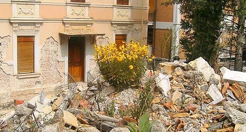 RICOSTRUZIONE: ALLARME ANCE, ”SGOMBERO MACERIE, TUTTO FERMO”