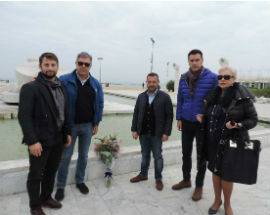 PARIGI: CONSIGLIERI CENTRODESTRA DEPONGONO FIORI A PESCARA