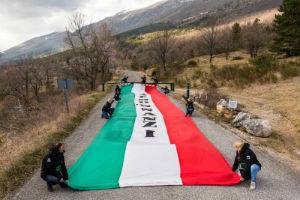 GRAN SASSO: STRADE CHIUSE,  FLASH MOB DI JEMO ‘NNANZI PER FARLE  RIAPRIRE