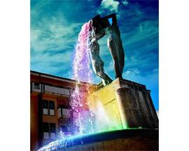 L’AQUILA: IL FESTIVAL DEI COLORI PER CACCIARE IL GRIGIO DELLA CITTA’