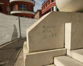 L’AQUILA: PD, ”A QUALE TITOLO CASAPOUND HA PULITO FONTANA LUMINOSA?”