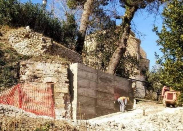 FOSSACESIA:PROSEGUONO LAVORI SU BELVEDERE E FONTE DI VENERE