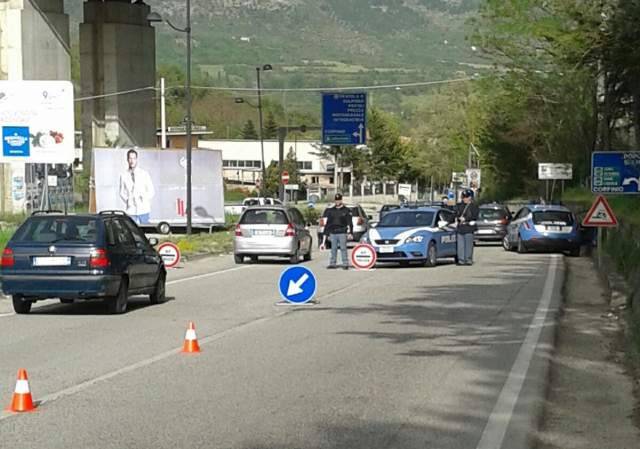 SULMONA: CONTROLLI DI POLIZIA SU SS 5 A VEICOLI E PERSONE