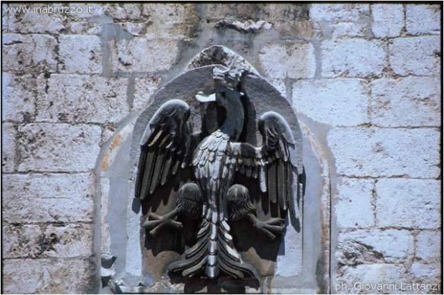 L’AQUILA: 310 ANNI FA IL ”GRANDE SISMA”, E LA CITTA’ SI COLORO’ DI NERO E VERDE