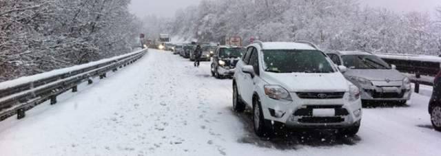MALTEMPO L’AQUILA: DISAGI, AUTO FERME E QUALCHE INCIDENTE