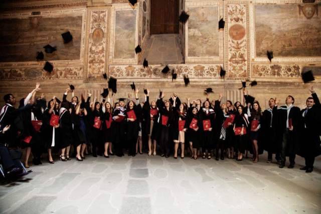INTERNATIONAL MANAGEMENT: PREMIO SPECIALE A GIOVANE AQUILANA
