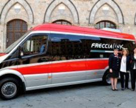 NASCE FRECCIALINK, L’ALTA VELOCITA’ RAGGIUNGE ANCHE L’AQUILA CON UN BUS