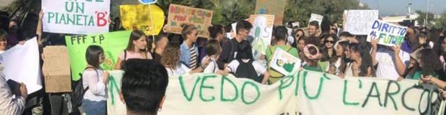 FRIDAYS FOR FUTURE, IN MIGLIAIA IN ABRUZZO PER DIRE ‘NO’ AL SURRISCALDAMENTO GLOBALE