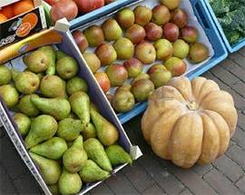 L’AQUILA: STELLA DI FRUTTA, NEGOZIO SOUK FA IL BIS IN VIA STRINELLA, ”QUI TANTA GENTE, SIAMO RISPETTATI”
