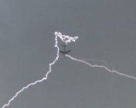 MALTEMPO: FULMINE CADE SU AEREO, CANCELLATO VOLO PESCARA-MILANO