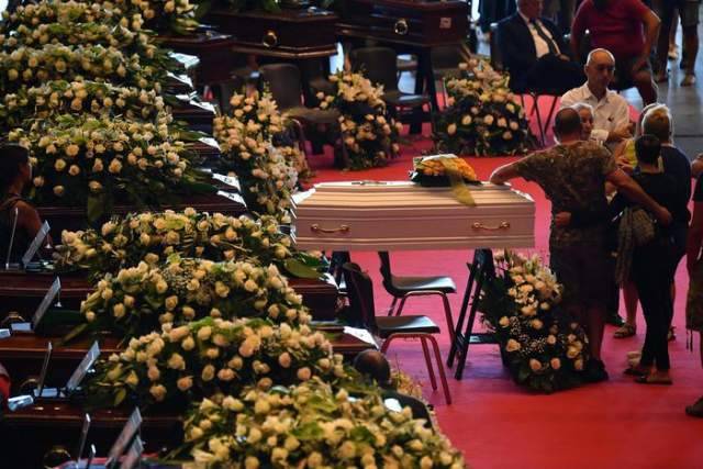GENOVA: TROVATA ALTRA AUTO, VITTIME SONO 41, OGGI FUNERALI E LUTTO NAZIONALE