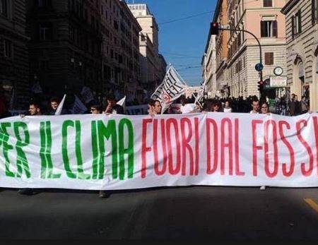 FUORI DAL FOSSILE: MANIFESTAZIONE AMBIENTALISTI A PESCARA IL 20 GIUGNO