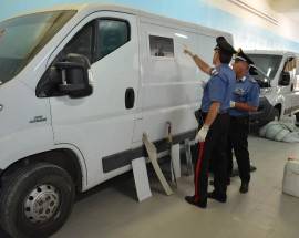SVENTATO COLPO A BANCA: BLITZ A PESCARA, TROVATI FURGONI RUBATI