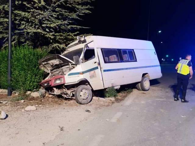 PERDE CONTROLLO FURGONE E SI SCHIANTA, 57ENNE MUORE AD AVEZZANO