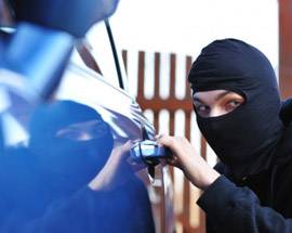 L’AQUILA: RUBATE TRE AUTO LASCIATE APERTE E CON CHIAVI