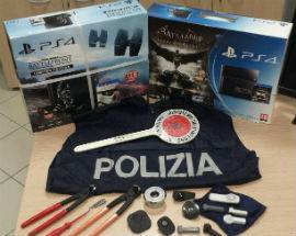 RUBANO AI NEGOZI MEDIA WORLD, TRE DENUNCIATI ALL’AQUILA