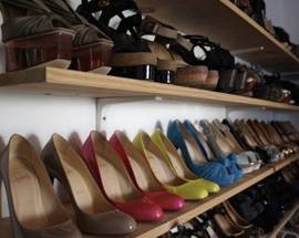 L’AQUILA: DONNA 65ENNE RUBA PAIO DI SCARPE, DENUNCIATA