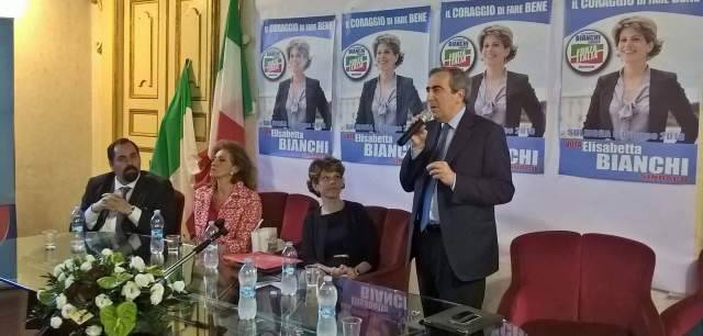 ELEZIONI: GASPARRI A SULMONA, ”SOLO CON CENTRODESTRA INTERI MANDATI”