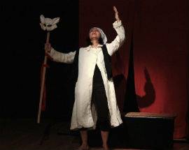 TEATRO: L’IMPOSSIBILE STORIA DEL GATTO CON GLI STIVALI IN SCENA PER I RAGAZZI DELLE SCUOLE ALL’AQUILA