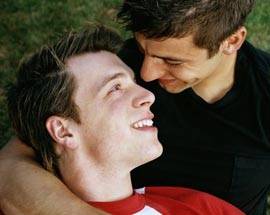 INDIA: MINISTERO INTERNO CONTRO GAY