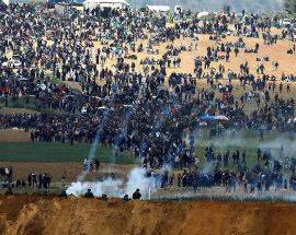 MASSACRO A GAZA, UCCISI PALESTINESI NEGLI SCONTRI CON I SOLDATI ISRAELIANI