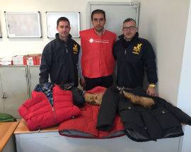 GUARDIA DI FINANZA PESCARA DONA ALLA CARITAS ABBIGLIAMENTO SEQUESTRATO