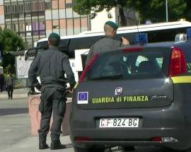 FINANZIERE MORSO DA NIGERIANO DURANTE CONTROLLO A PESCARA