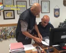 SOTTRAE QUASI MEZZO MILIONE A 3 ANZIANI: AVVOCATO PESCARESE SOSPESO PER 9 MESI