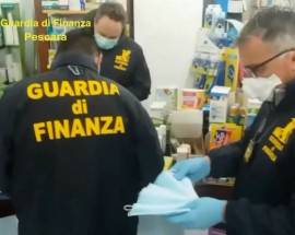 CORONAVIRUS: SEQUESTRATI 60MILA PEZZI MASCHERINE, GUANTI E GEL IN TUTTA ITALIA